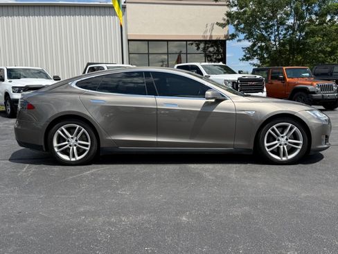 Used 2015 Tesla Model S 70D AWD/4WD image 9