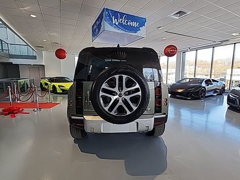 Used 2022 Land Rover Defender 110 SE image 9