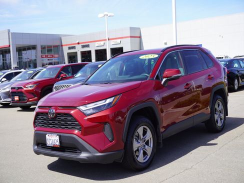 Used 2025 Toyota RAV4 XLE w/ Convenience Package AWD/4WD image 7