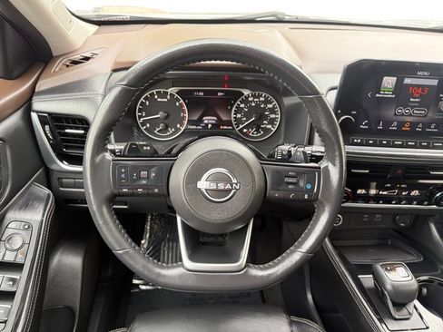 Used 2023 Nissan Rogue SL w/ SL Premium Package image 14