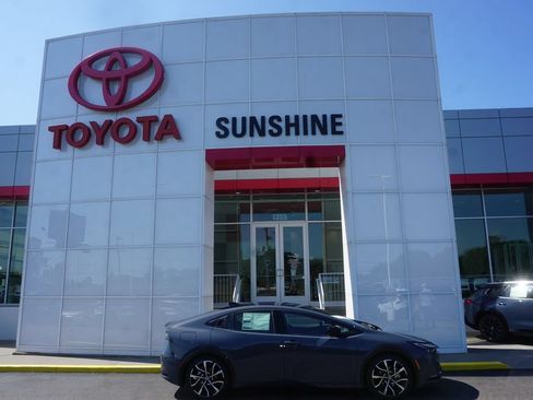 New 2026 Toyota Prius Plug-In Hybrid FWD image 1