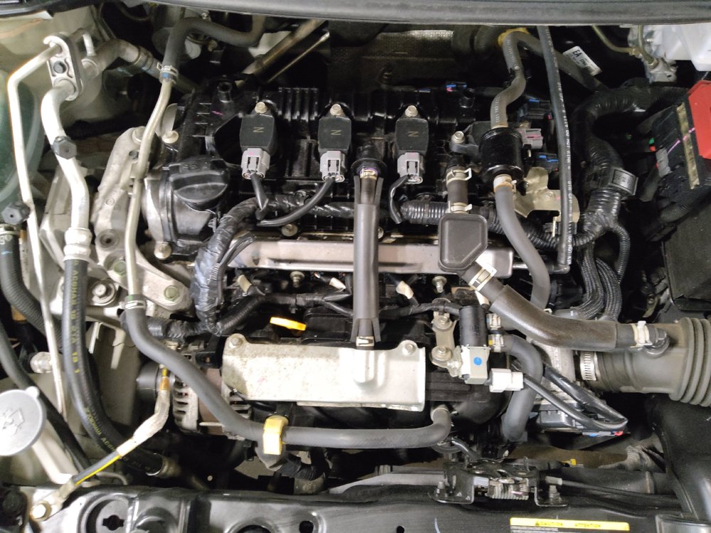 Used 2021 Nissan Versa SV FWD image 30