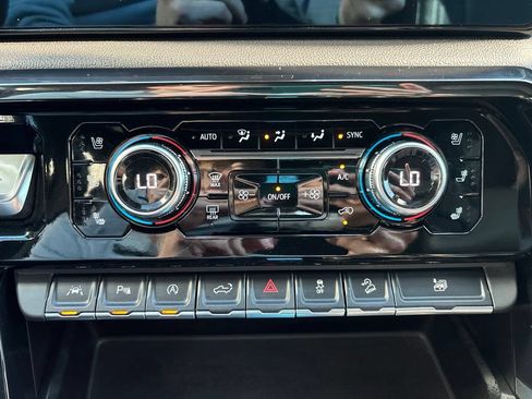Certified 2022 GMC Sierra 1500 AT4 w/ AT4 Premium Package AWD/4WD image 31