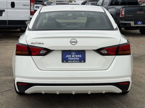 Used 2025 Nissan Altima 2.5 SV FWD image 8