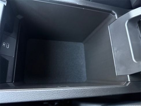 New 2026 Mitsubishi Outlander SE image 23