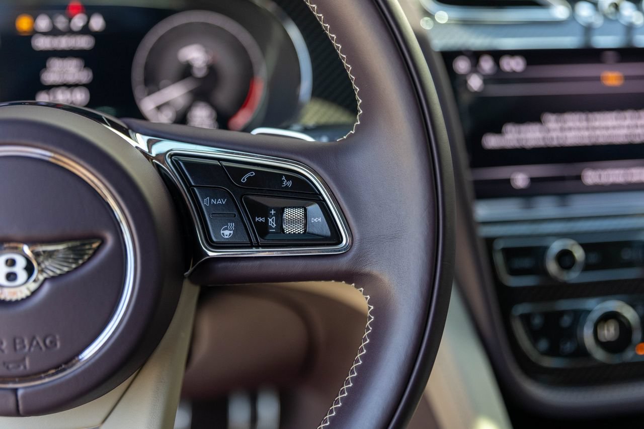 Certified 2023 Bentley Bentayga AWD/4WD image 31