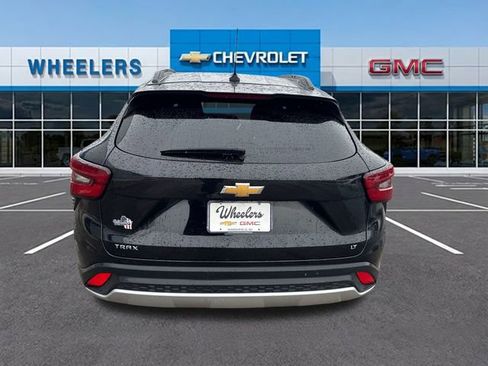 Used 2025 Chevrolet Trax LT image 4