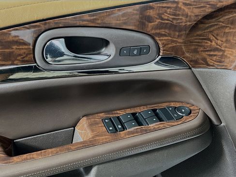Used 2016 Buick Enclave Leather image 17