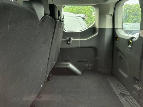 Used 2024 Ford Transit 350 XLT RWD image 11