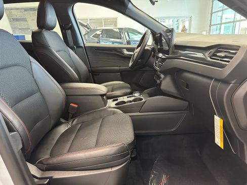 New 2026 Ford Escape ST-Line w/ Tech Pack #1 image 38