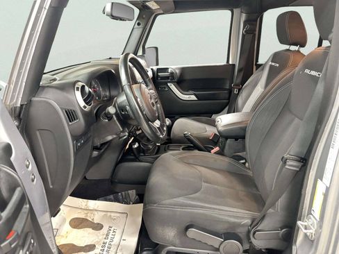 Used 2017 Jeep Wrangler Unlimited Rubicon w/ Connectivity Group AWD/4WD image 15