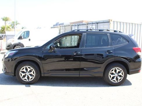 Used 2024 Subaru Forester Premium AWD/4WD image 7