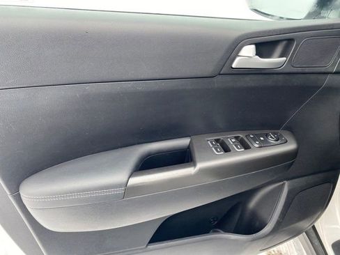 Used 2019 Kia Sportage LX image 14