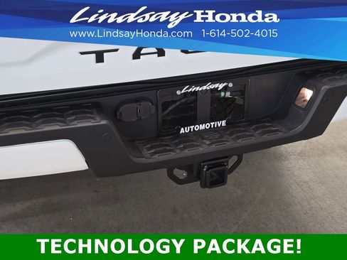 Used 2020 Toyota Tacoma TRD Off-Road w/ Technology Package image 6