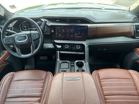 Used 2025 GMC Sierra 2500 Denali Ultimate w/ Max Trailering Package AWD/4WD image 16