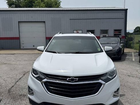 Used 2019 Chevrolet Equinox LT w/ Sun & Navigation Package FWD image 2