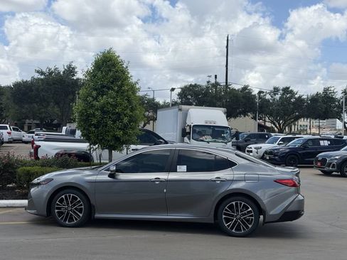 Used 2026 Toyota Camry XLE FWD image 4