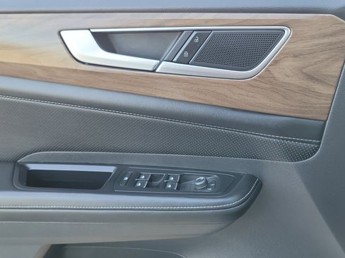 Used 2024 Volkswagen Atlas SE image 15