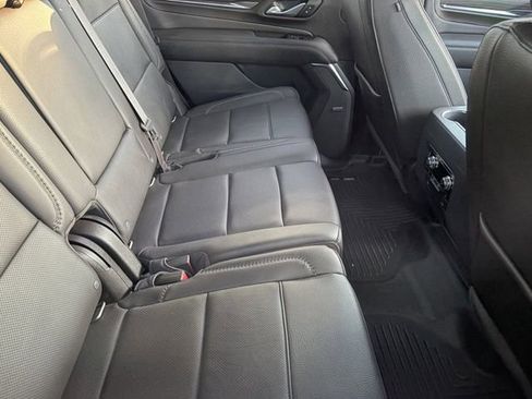 Used 2022 GMC Yukon Denali w/ Denali Premium Package image 8