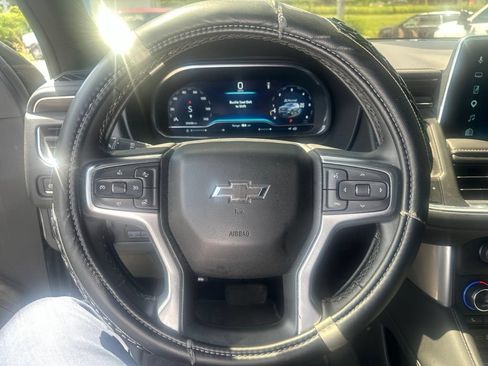 Used 2024 Chevrolet Tahoe Z71 w/ Luxury Package AWD/4WD image 14