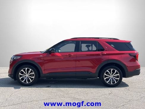 Certified 2025 Ford Explorer ST-Line AWD/4WD image 24