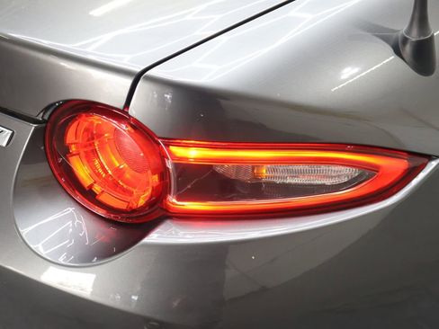 Used 2017 MAZDA MX-5 Miata RF Grand Touring image 26