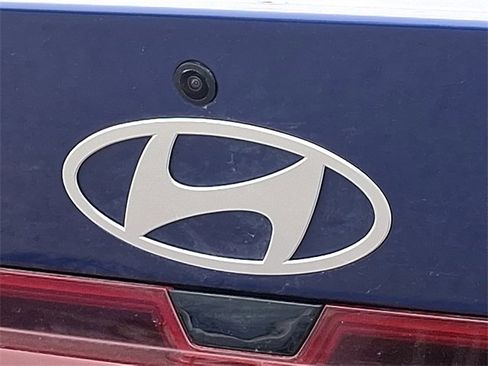Used 2025 Hyundai Elantra SE image 28