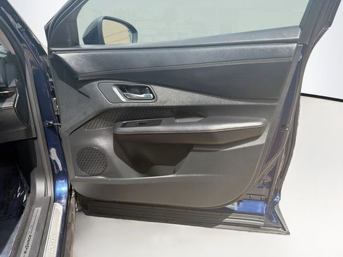 Used 2024 Nissan Ariya AWD image 32