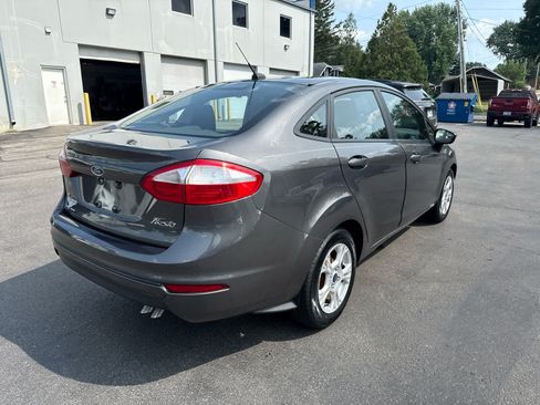 Used 2016 Ford Fiesta SE w/ Cold Weather Package FWD image 3