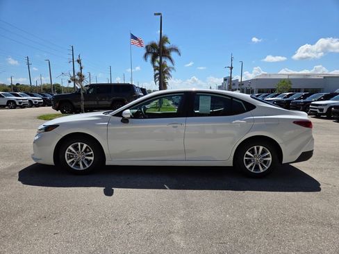 Used 2025 Toyota Camry LE image 6