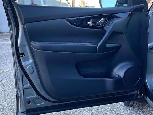 Certified 2018 Nissan Rogue Sport SV image 20