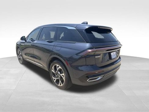 Used 2024 Lincoln Nautilus Premier w/ Equipment Group 102A AWD/4WD image 4