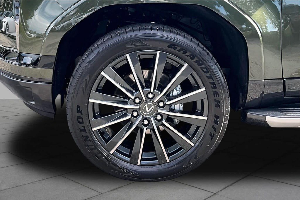Used 2026 Lexus GX 550 w/ Cold Area Package AWD/4WD image 11