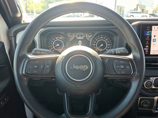 Used 2025 Jeep Wrangler Sport AWD/4WD image 18