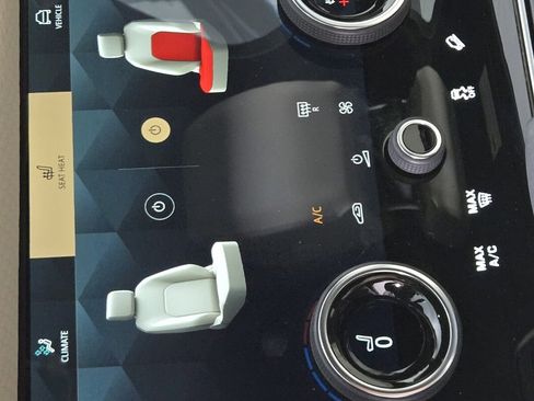 Used 2022 Land Rover Range Rover Velar S image 31