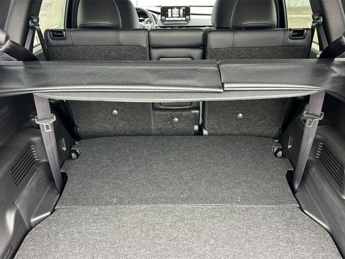 New 2025 Mitsubishi Outlander SE image 16