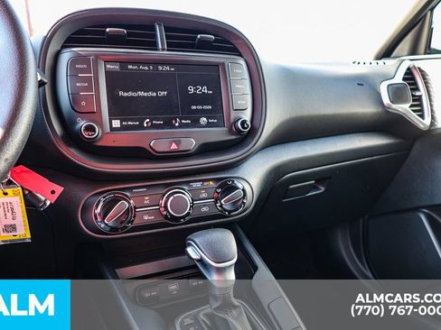 Used 2025 Kia Soul LX w/ LX Technology Package FWD image 38