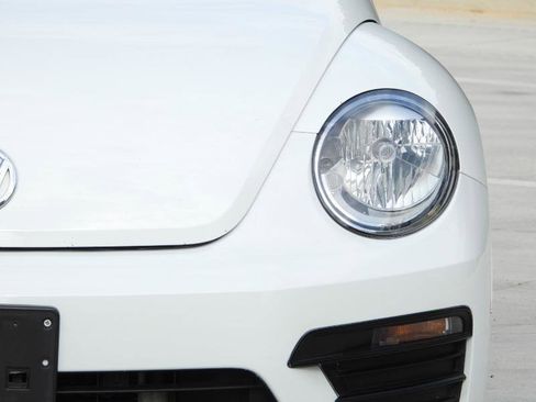 Used 2018 Volkswagen Beetle 2.0T FWD image 28
