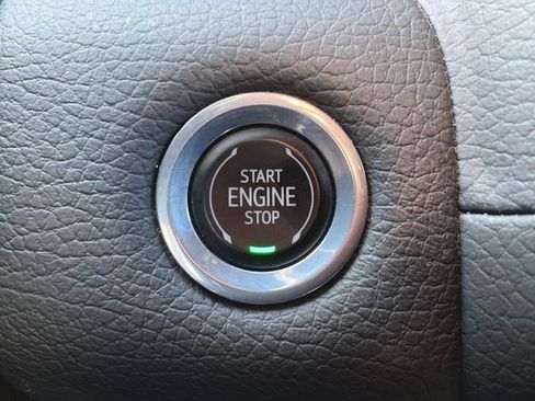 Used 2023 GMC Yukon XL Denali w/ Denali Reserve Package AWD/4WD image 17