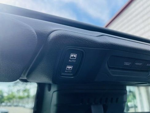 Used 2024 Jeep Wrangler Unlimited Sahara w/ Technology Group AWD/4WD image 21