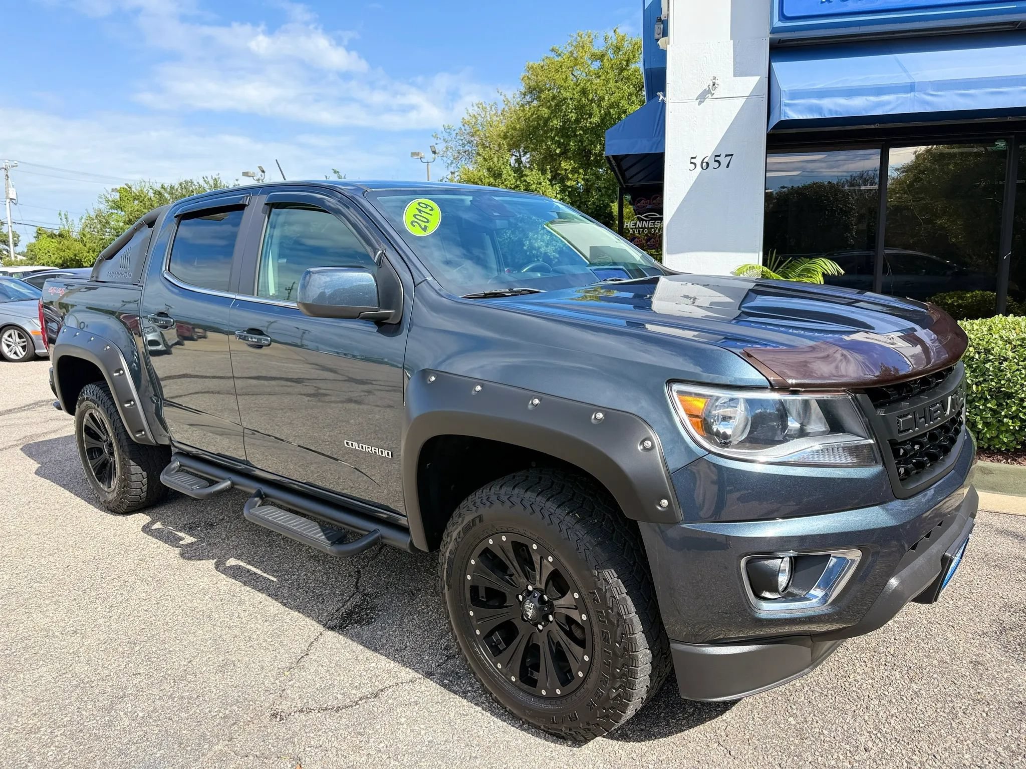 Used 2019 Chevrolet Colorado LT w/ LT Convenience Package AWD/4WD image 18