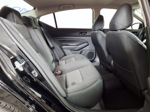 Used 2025 Nissan Altima 2.5 SV FWD image 12
