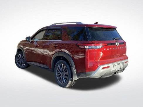 Used 2022 Nissan Pathfinder SL w/ SL Premium Package image 3