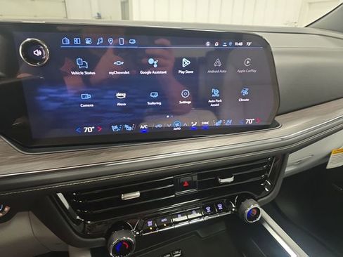 New 2025 Chevrolet Suburban Premier image 14