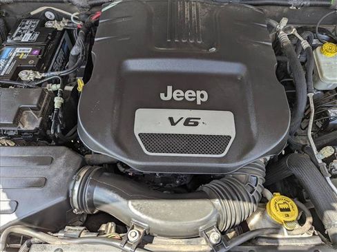 Used 2016 Jeep Wrangler Unlimited Sport AWD/4WD image 22