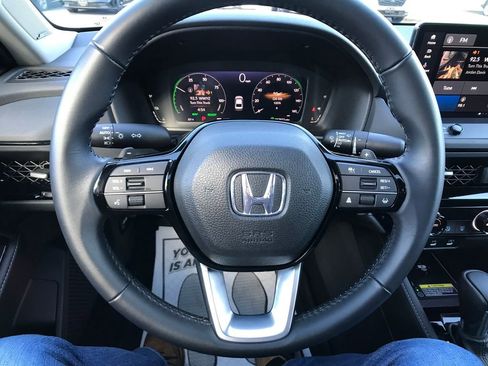 Used 2024 Honda Accord Touring image 12