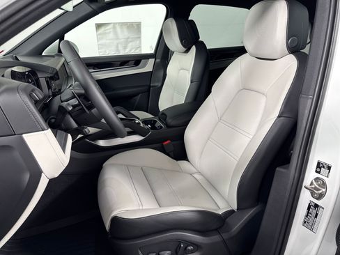 Certified 2026 Porsche Cayenne Coupe AWD/4WD image 5