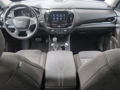 Used 2021 Chevrolet Traverse LT image 19