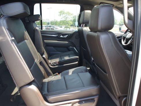 Used 2022 GMC Yukon XL Denali RWD image 25