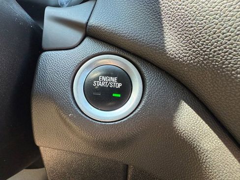 Used 2020 Chevrolet Equinox LT image 45